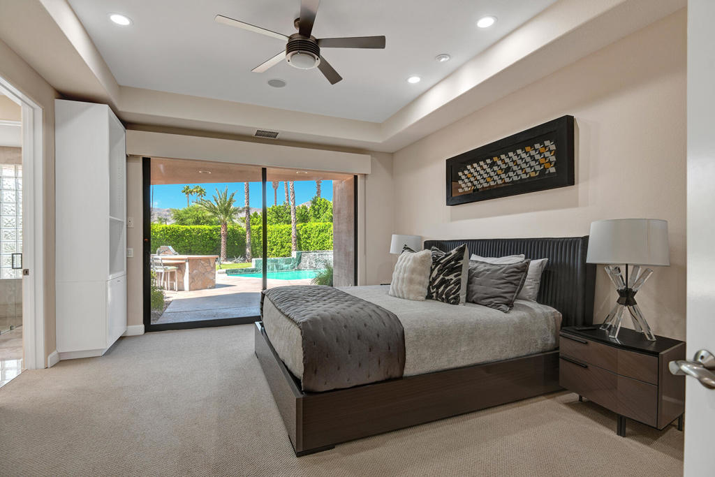 23 Villaggio Place