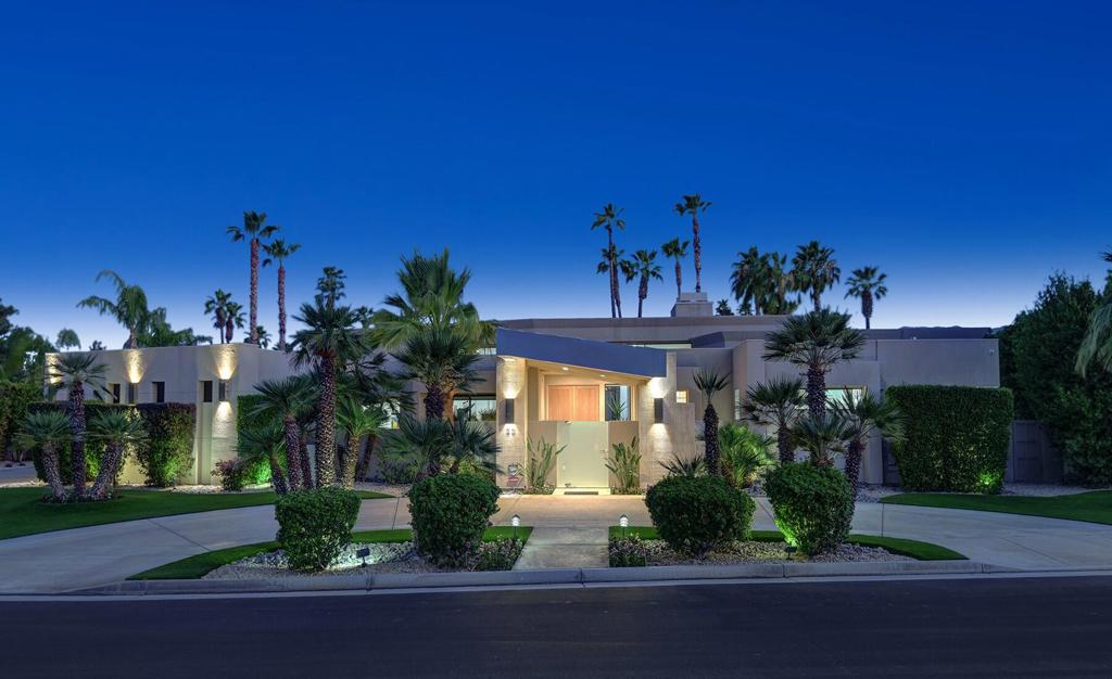 23 Villaggio Place
