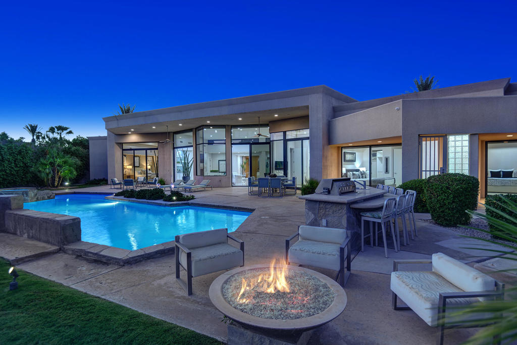 23 Villaggio Place