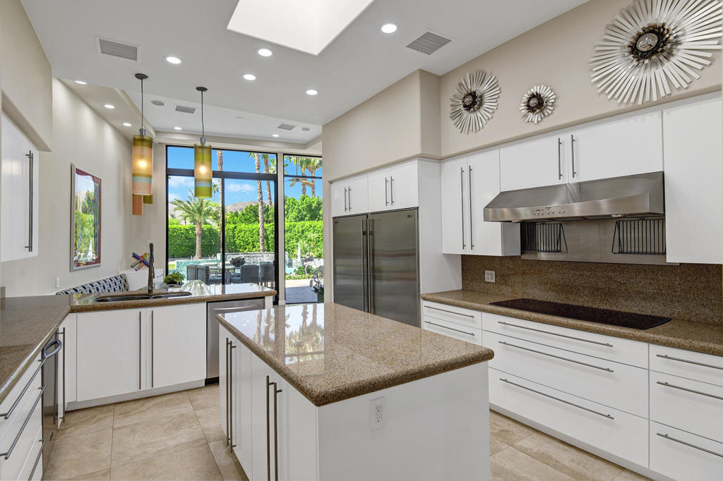 23 Villaggio Place