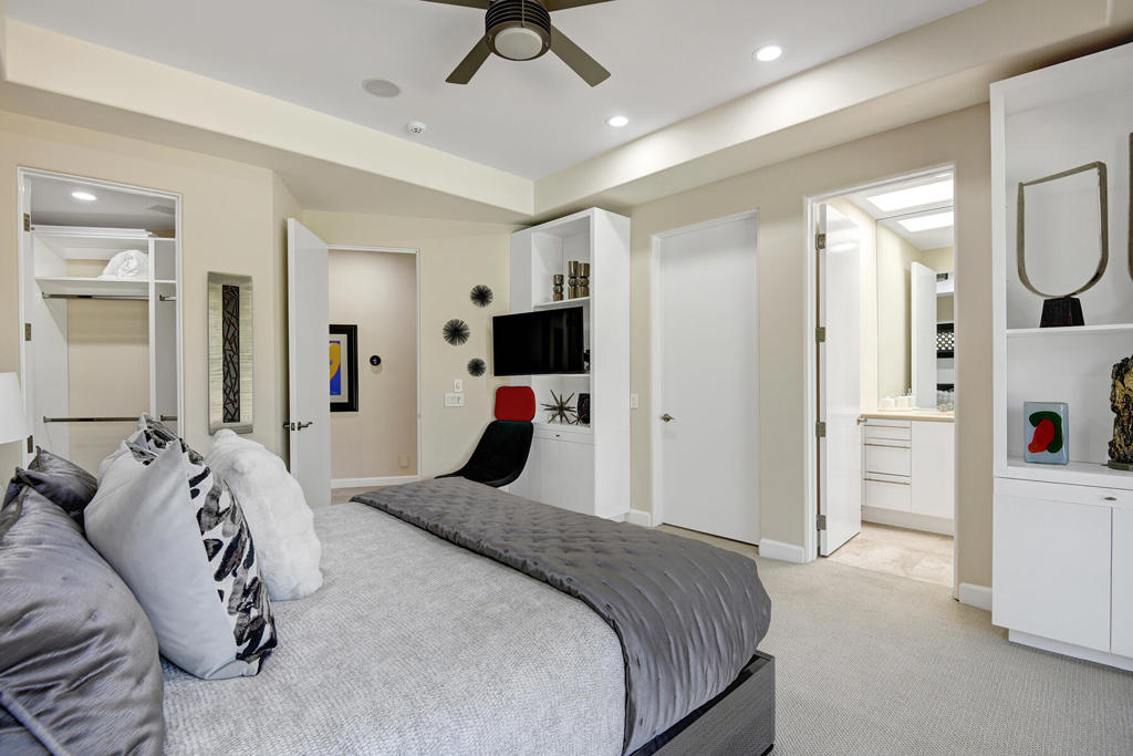 23 Villaggio Place