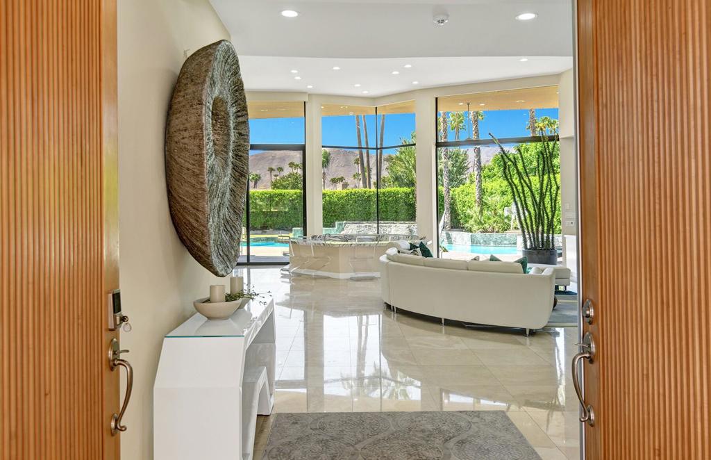 23 Villaggio Place