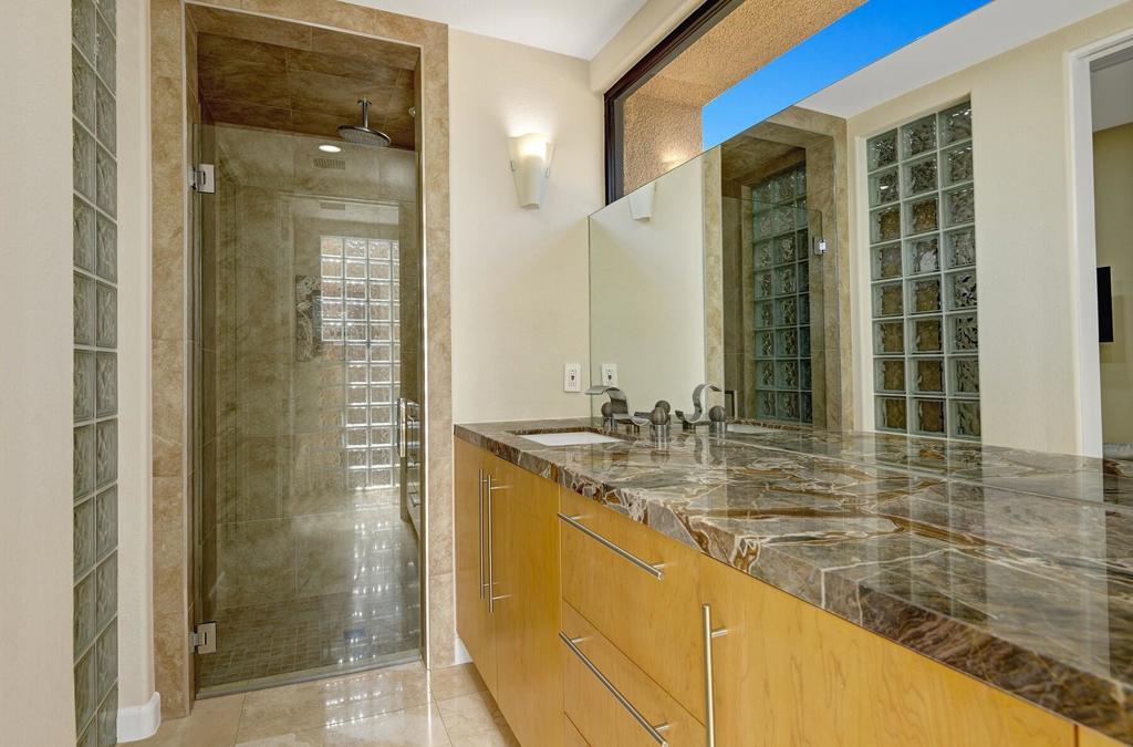 23 Villaggio Place