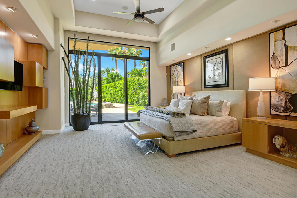 23 Villaggio Place
