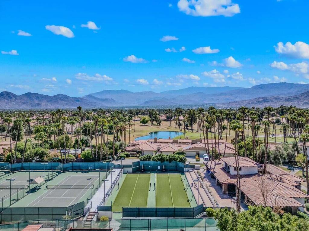 414 S Sierra Madre