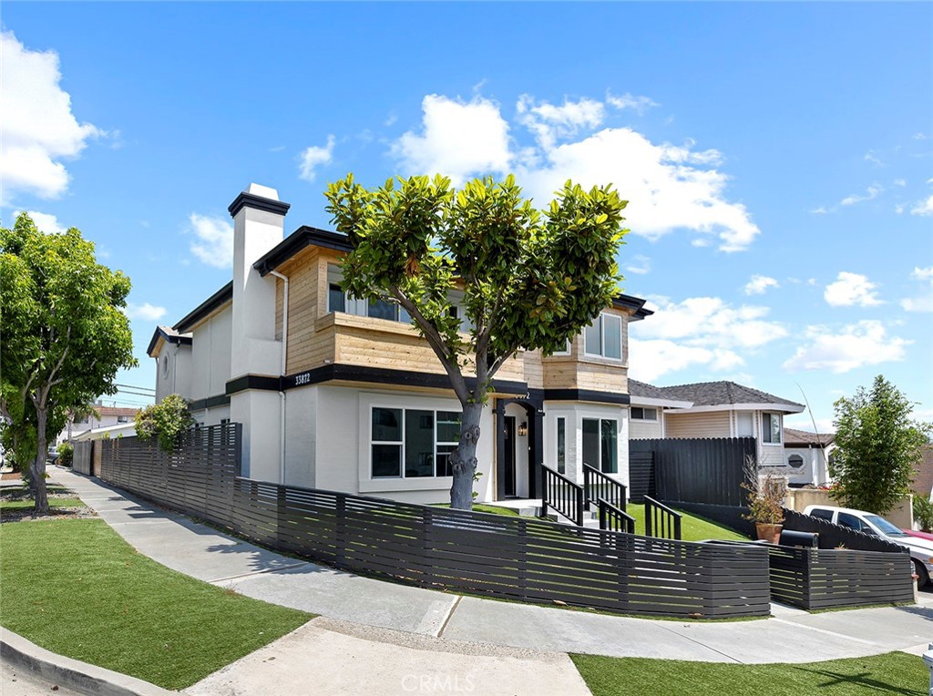 33872 Silver Lantern Street