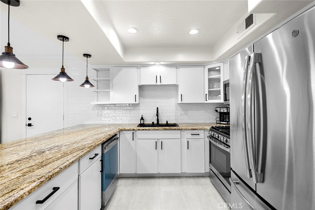 33872 Silver Lantern Street