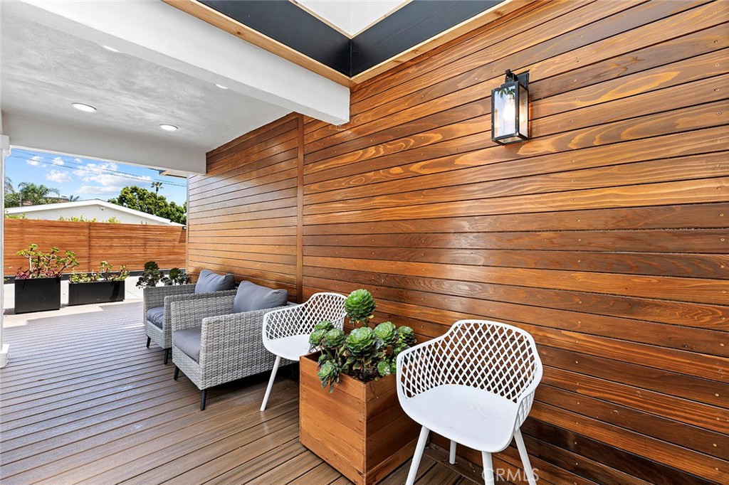 33872 Silver Lantern Street