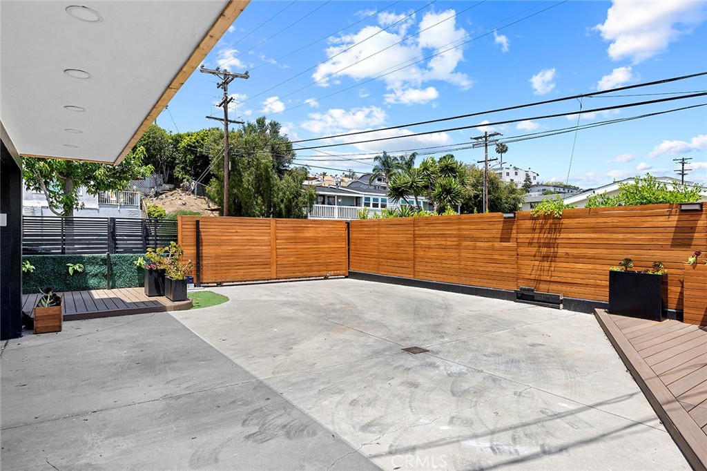 33872 Silver Lantern Street