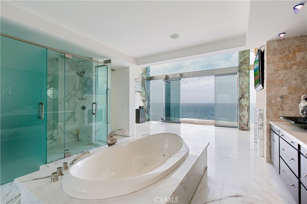 1261 Ocean Front