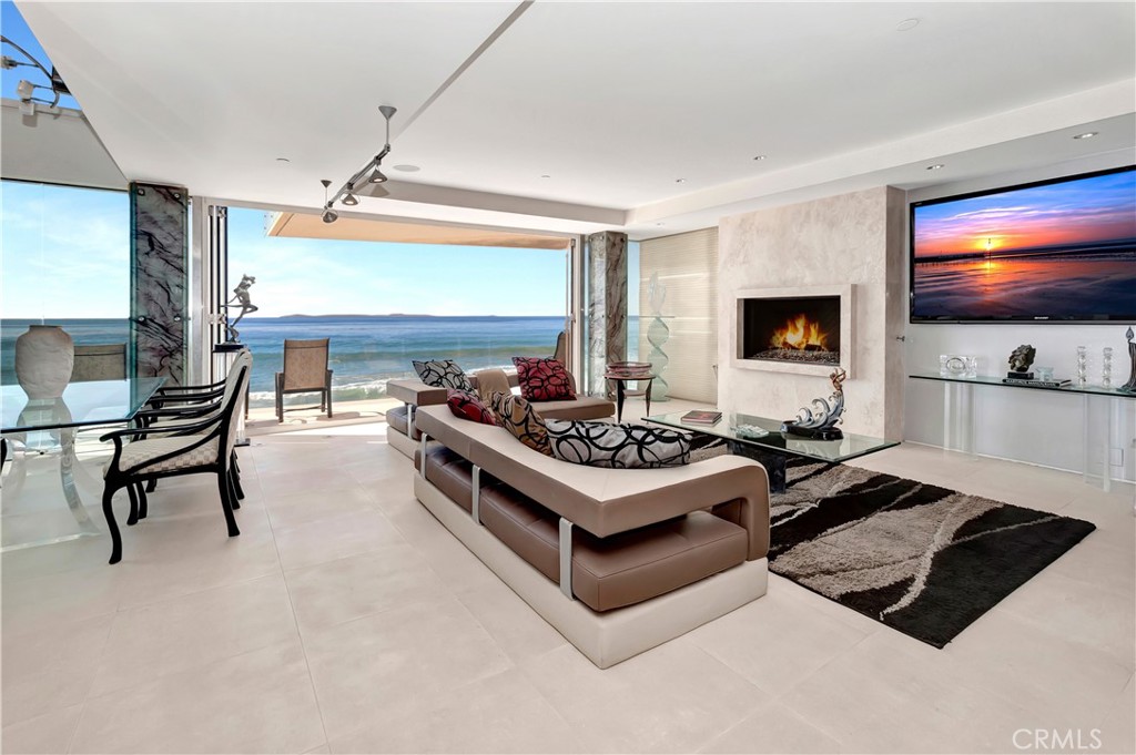 1261 Ocean Front