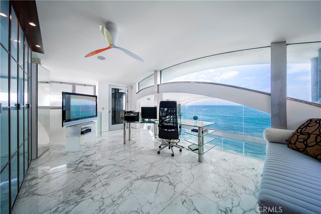 1261 Ocean Front