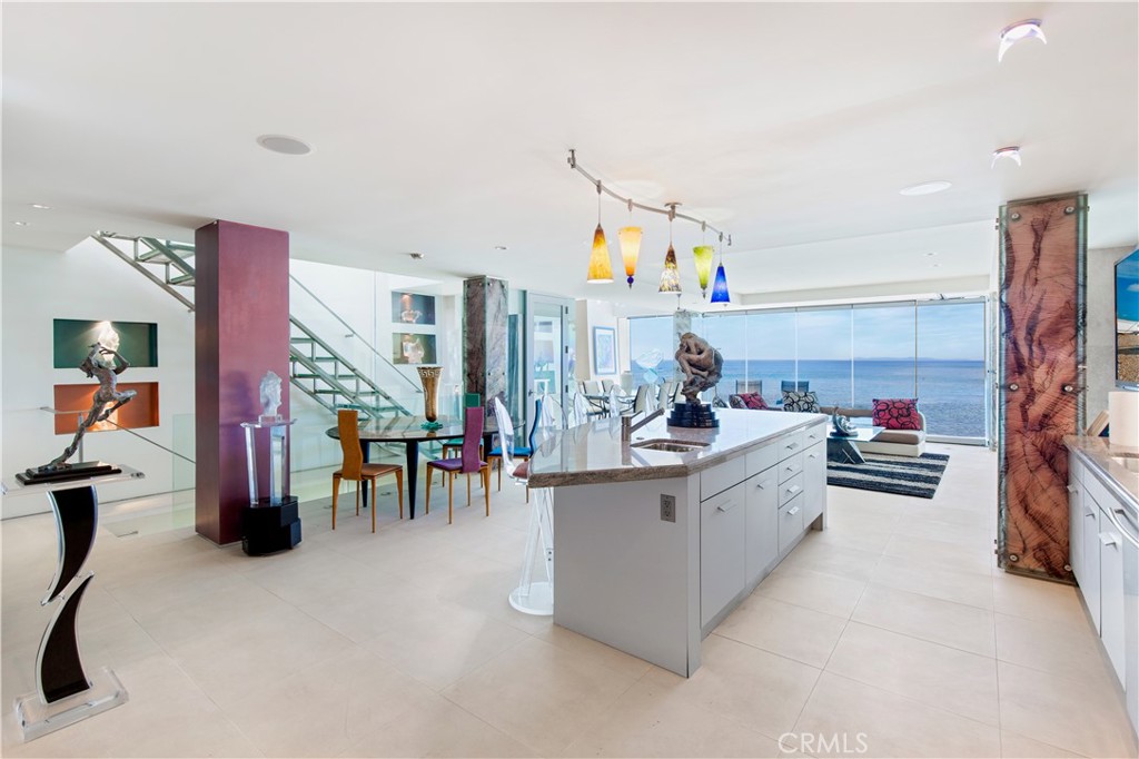 1261 Ocean Front