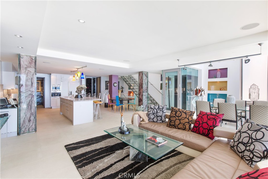1261 Ocean Front