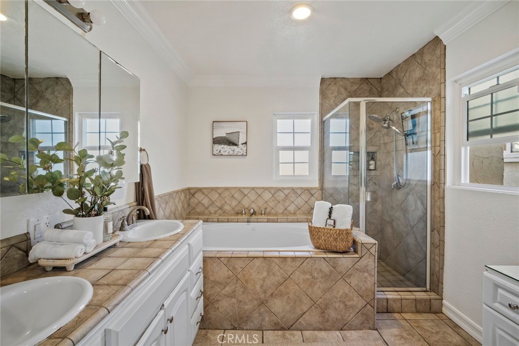 1202 N Avenida De La Estrella