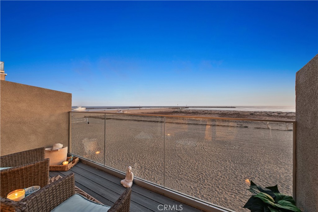 6 Voyage Street 204
