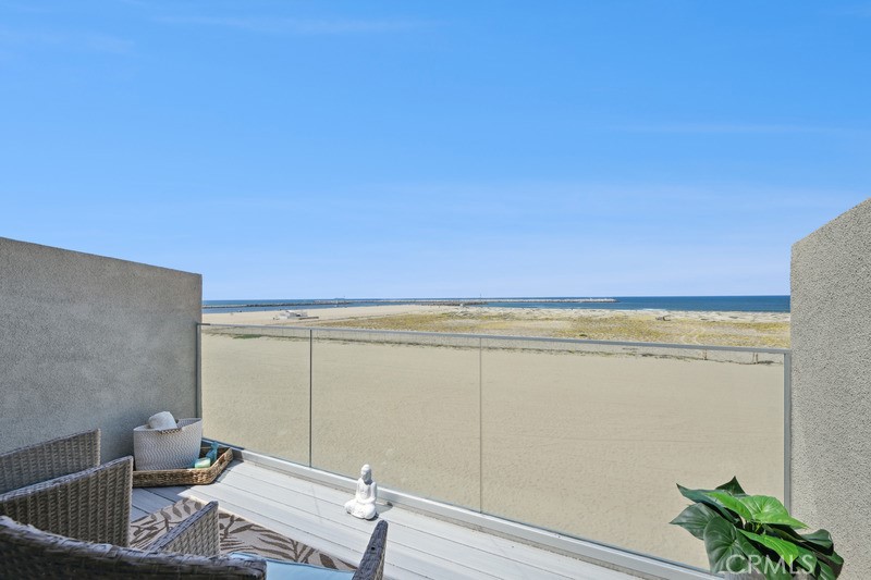 6 Voyage Street 204