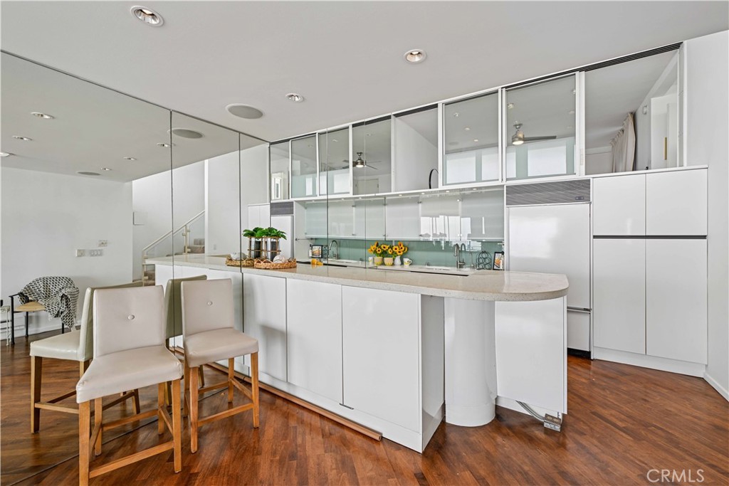 6 Voyage Street 204