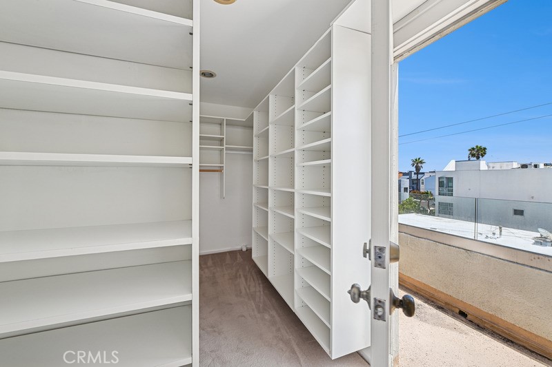 6 Voyage Street 204