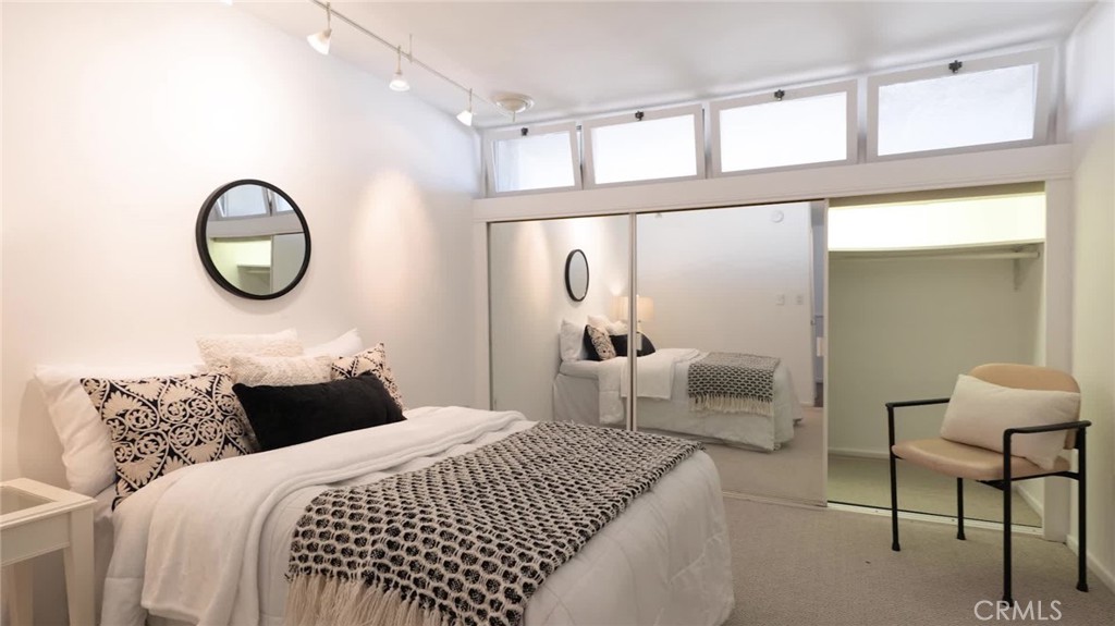6 Voyage Street 204