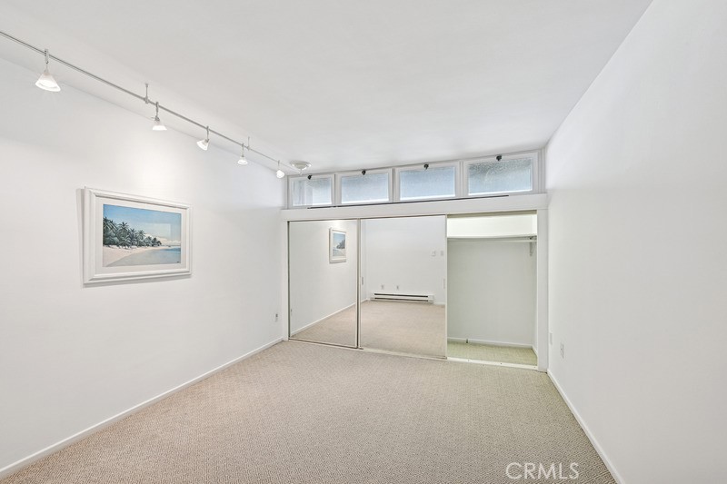6 Voyage Street 204