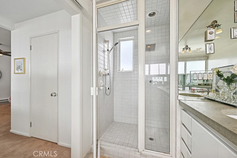 6 Voyage Street 204