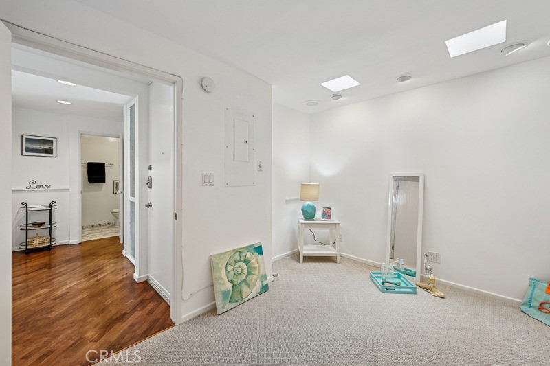 6 Voyage Street 204