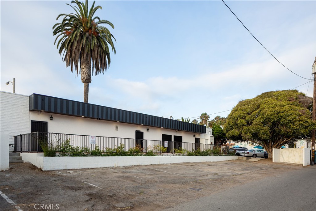 1640 N El Camino Real