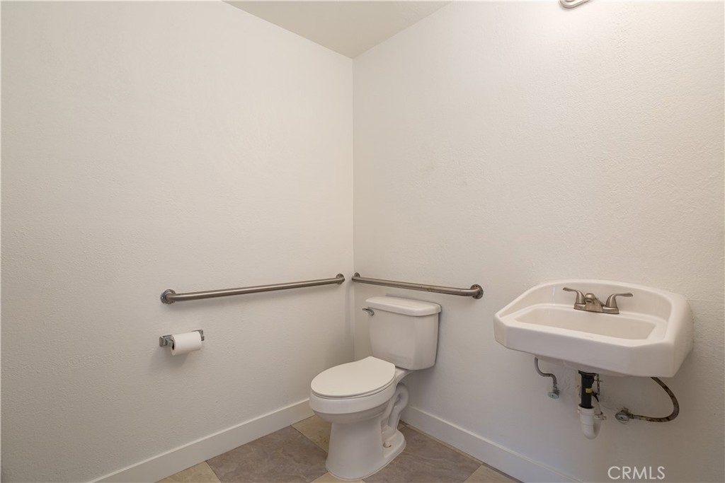 1640 N El Camino Real