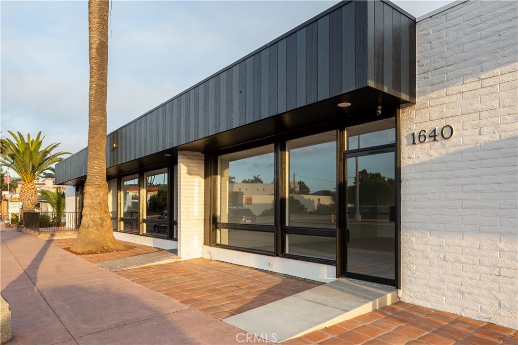 1640 N El Camino Real