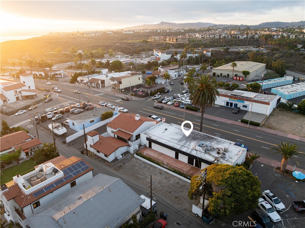 1640 N El Camino Real