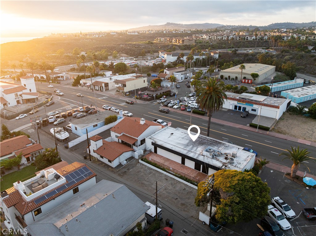 1640 N El Camino Real