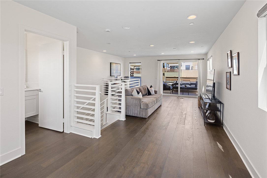 1675 Grand View