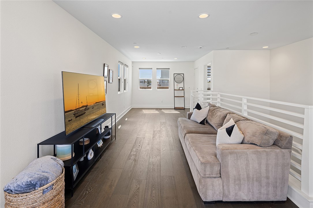 1675 Grand View