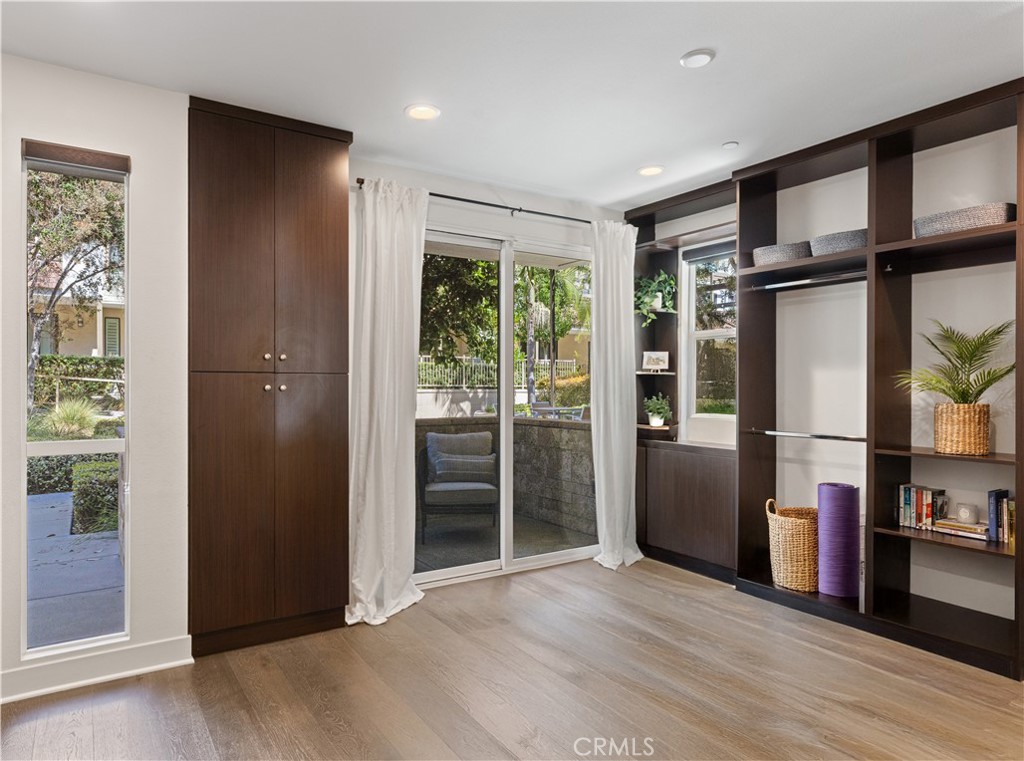 1675 Grand View