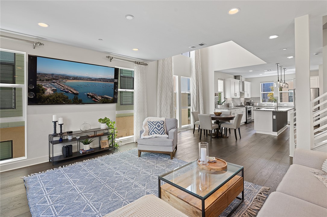 1675 Grand View