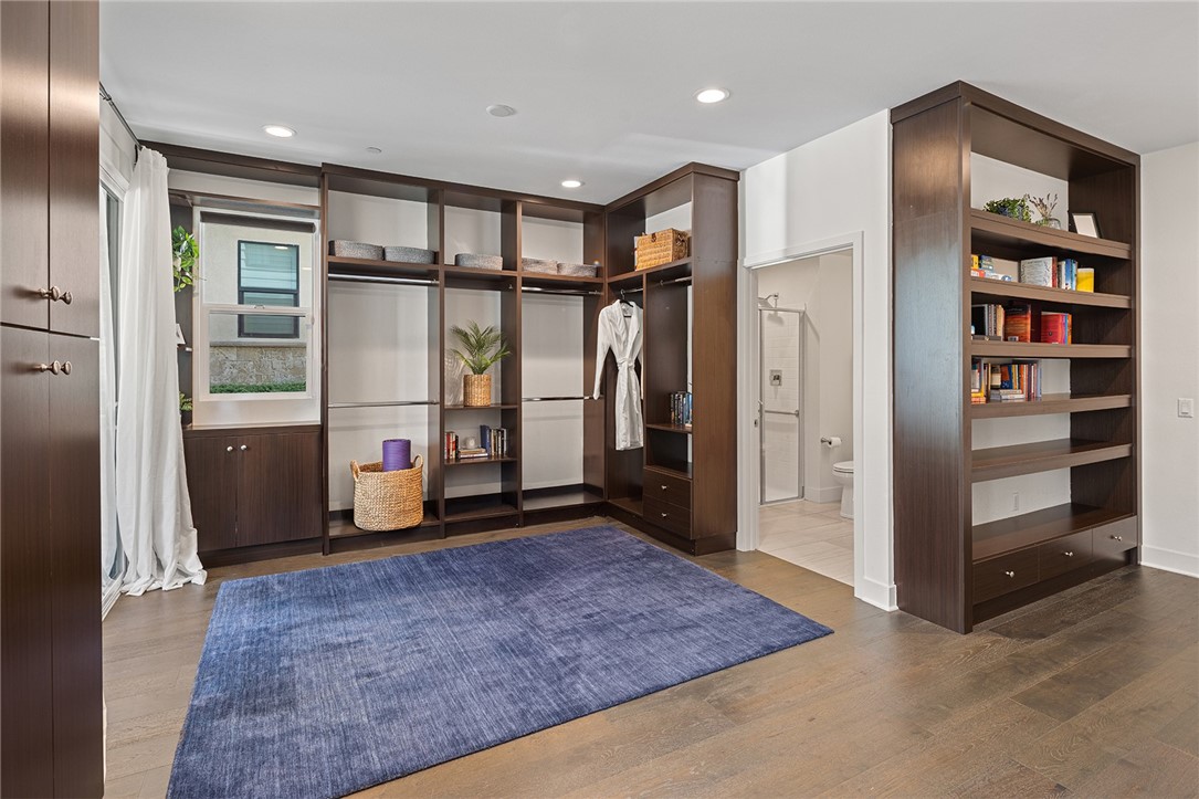 1675 Grand View