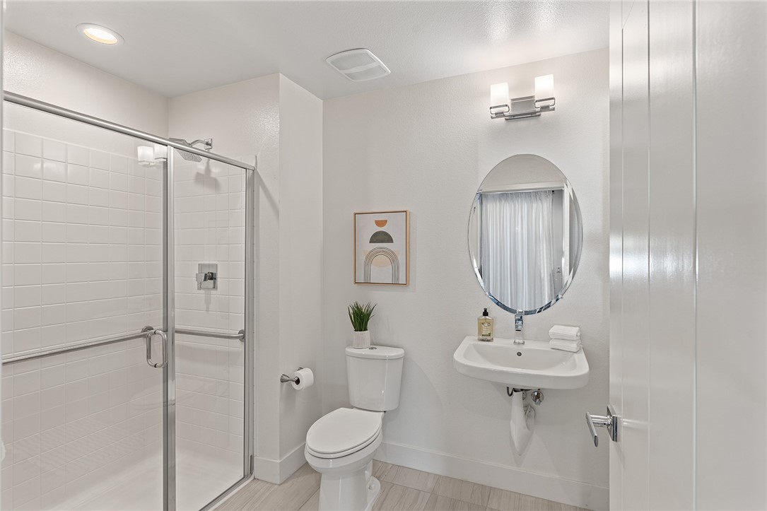 1675 Grand View