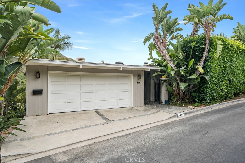 1214 Anacapa Way