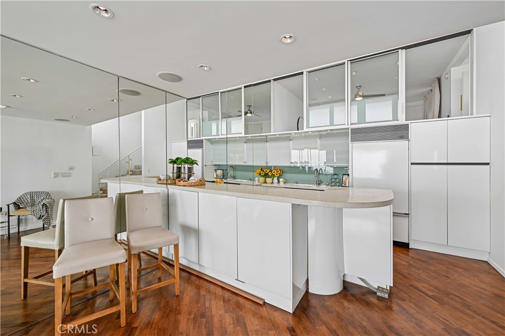 6 Voyage Street 204