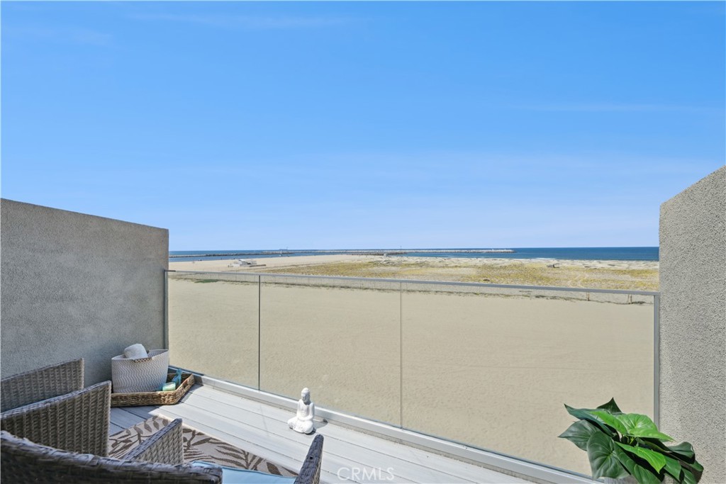 6 Voyage Street 204