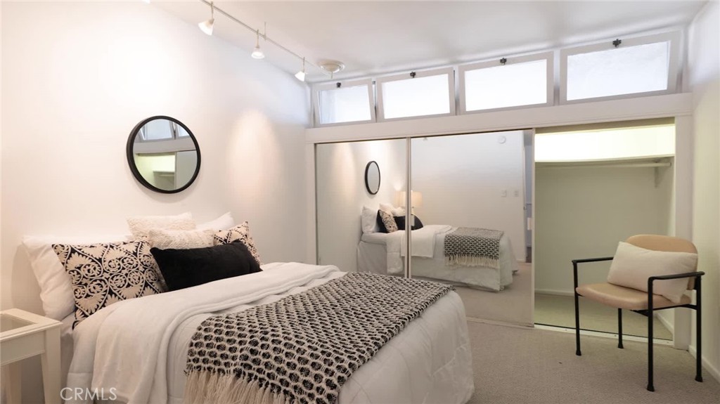 6 Voyage Street 204