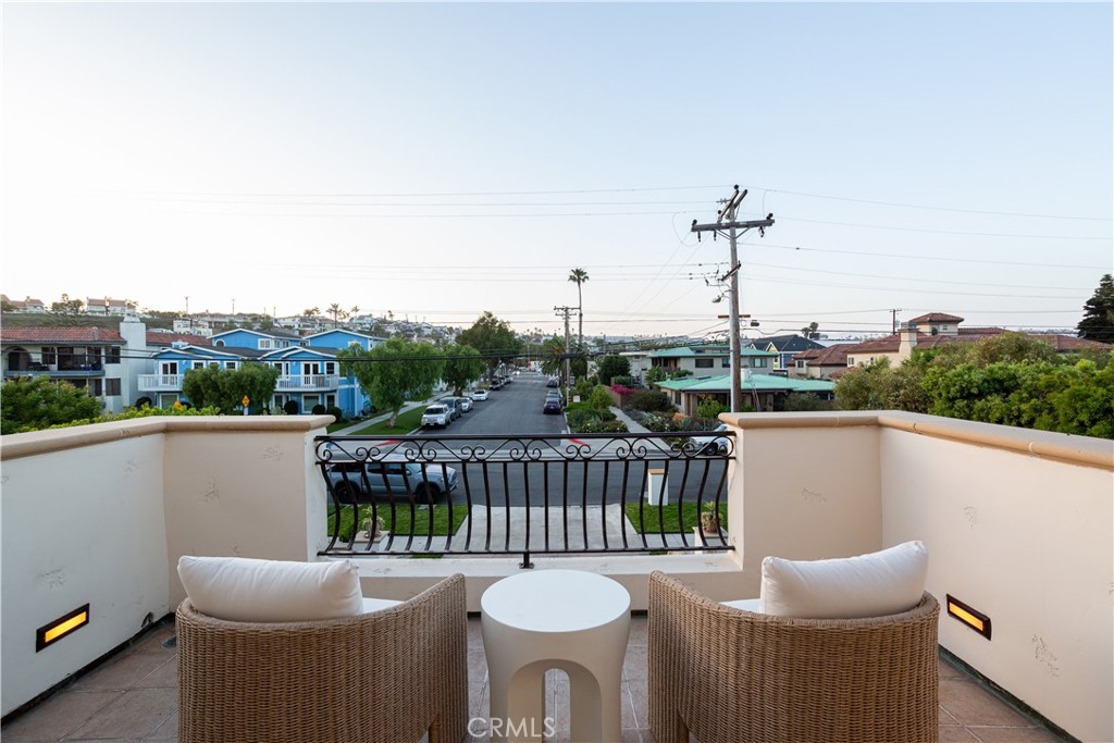 24352 Santa Clara Avenue