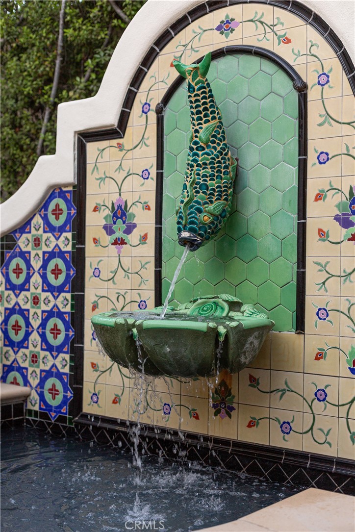 24352 Santa Clara Avenue