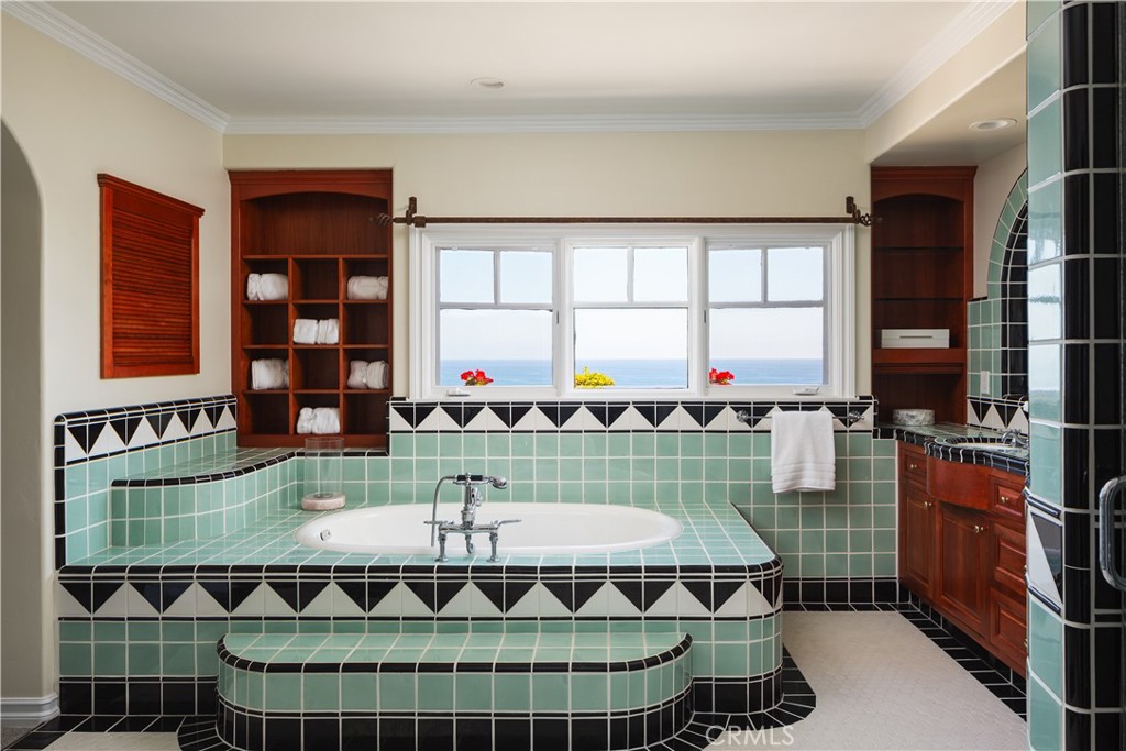 24352 Santa Clara Avenue