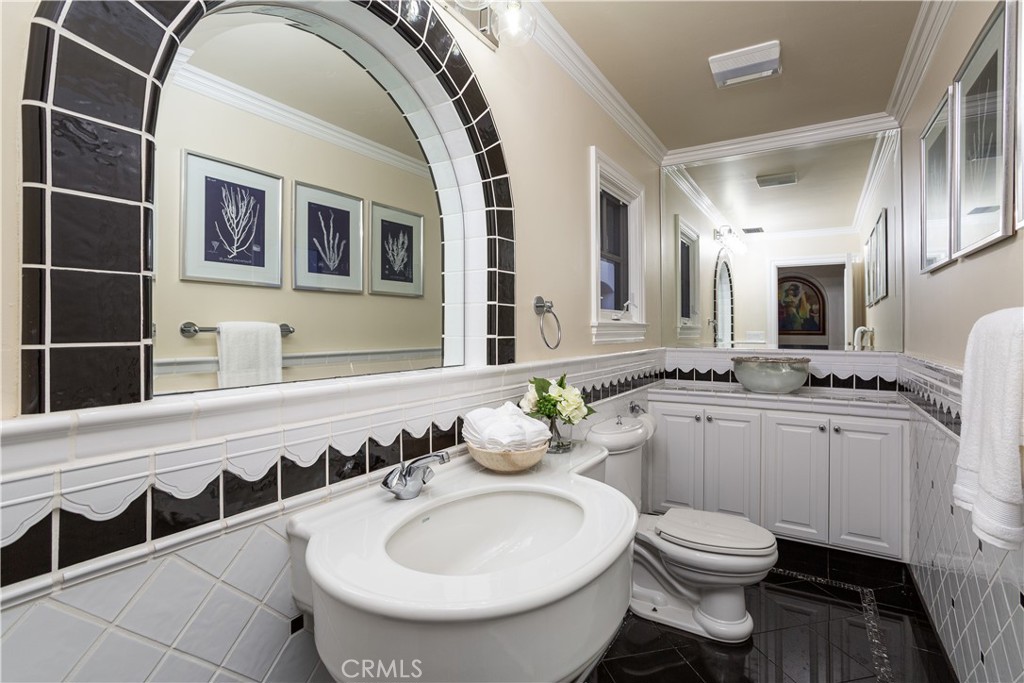 24352 Santa Clara Avenue