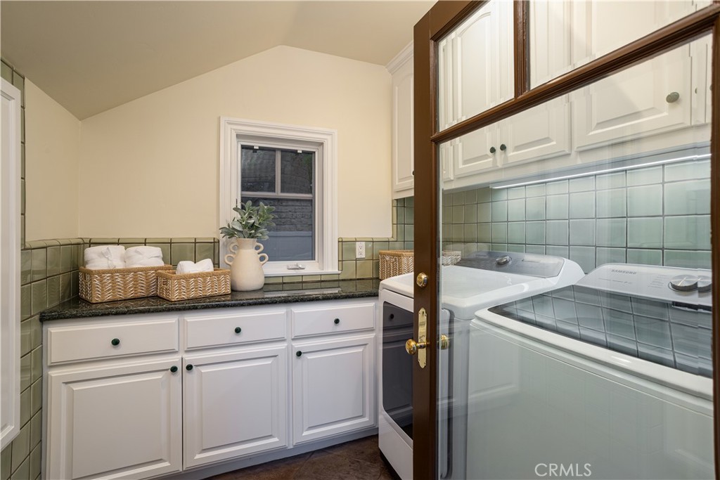 24352 Santa Clara Avenue