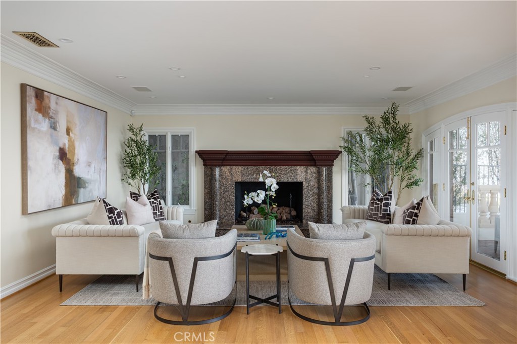 24352 Santa Clara Avenue