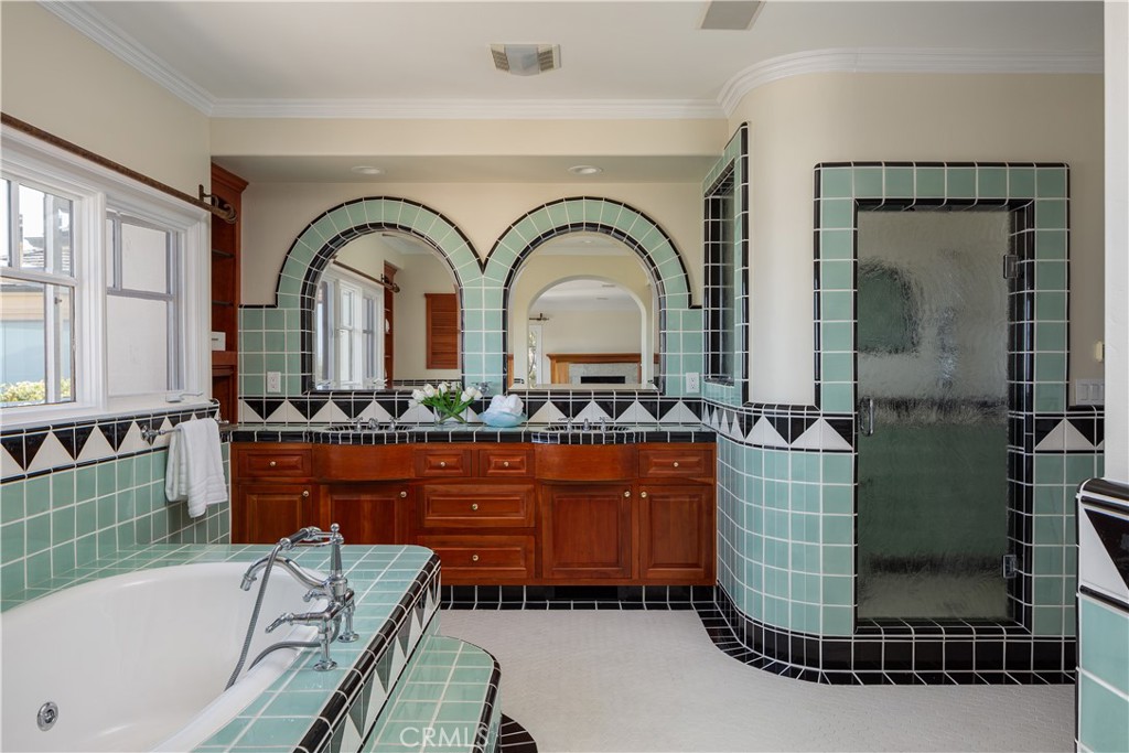 24352 Santa Clara Avenue