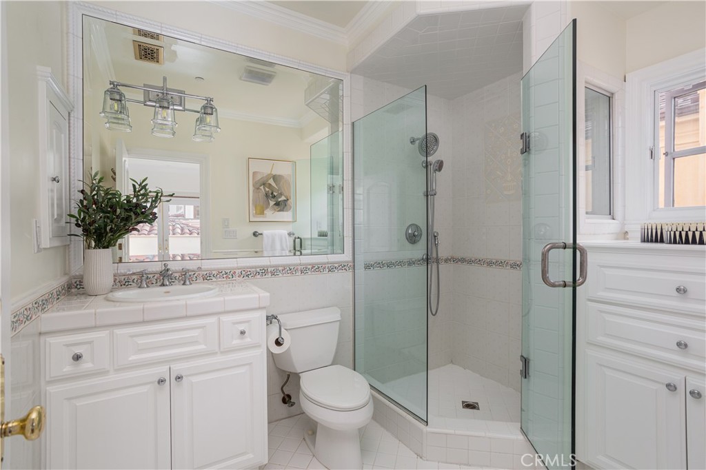 24352 Santa Clara Avenue